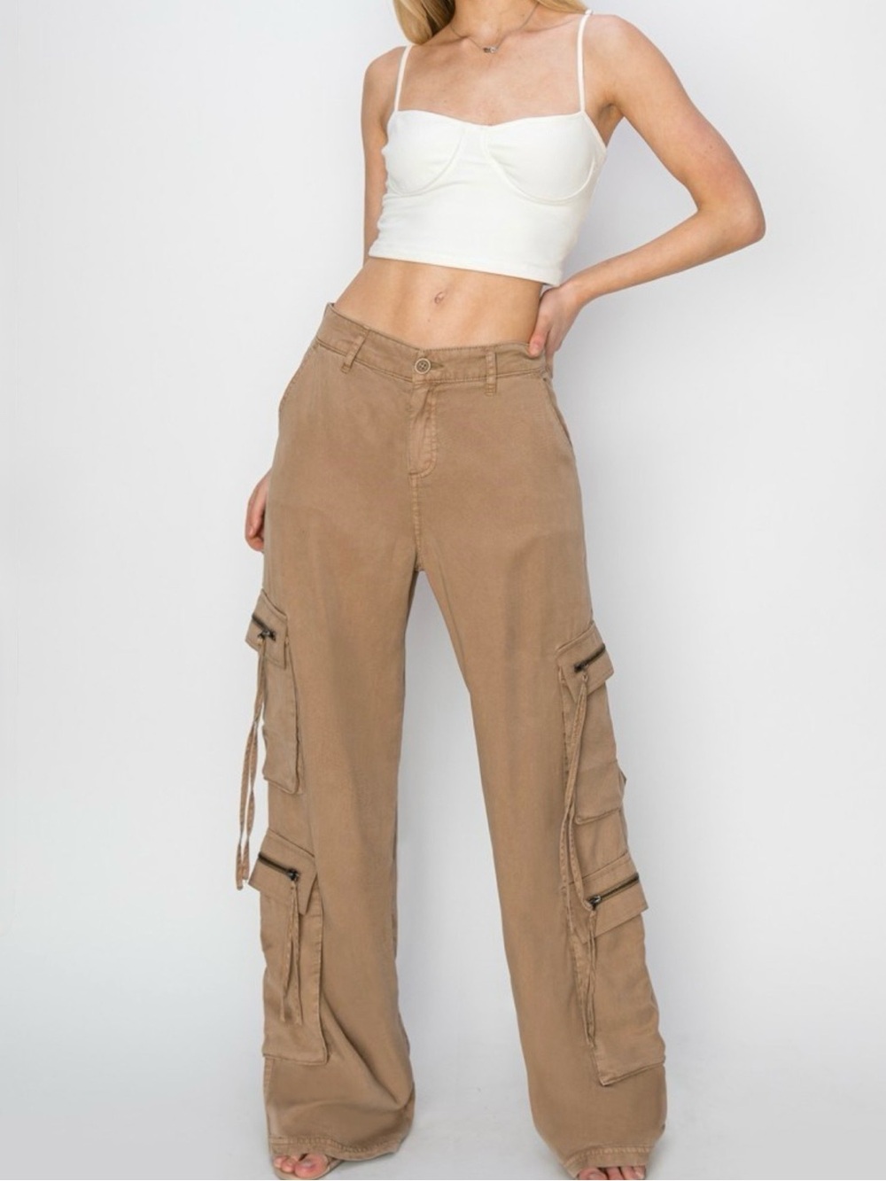 🍒💕Risen High-Rise Wide Leg Cargo Pants in Camel - Picture 2 of 5